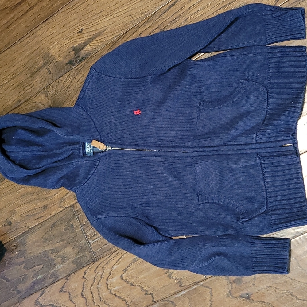 Full zippered sweater.